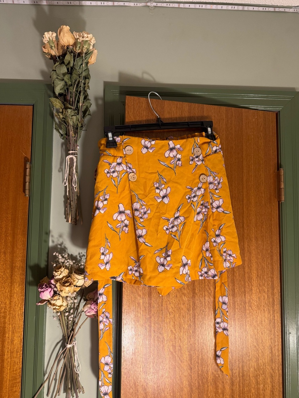 Fashion Nova Iris Mustard Yellow Floral Skort, Size M